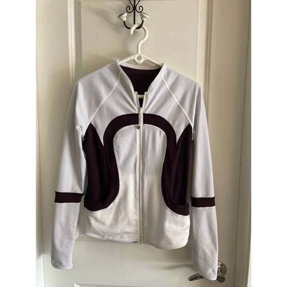 Lululemon Find Your Bliss Jacket in Black Cherry - Picture 5 of 5